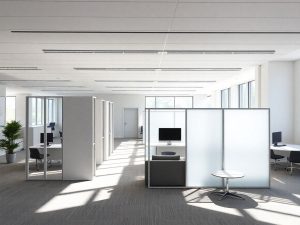 Spații interioare luminoase și moderne, adaptabile.